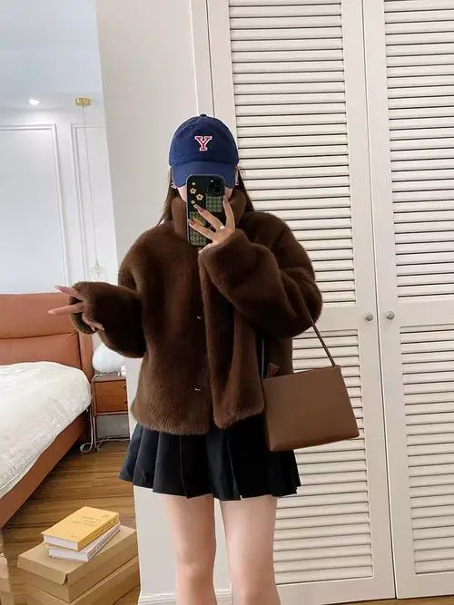 穿貂皮短款上衣怎么搭配图片