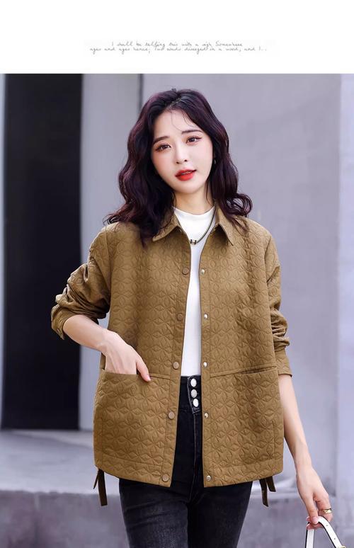 休闲厚外套怎么搭配衣服