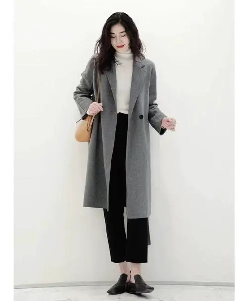 灰色衣服怎么搭配裤子