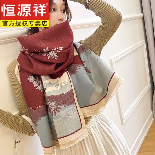 酒红围巾怎么搭配