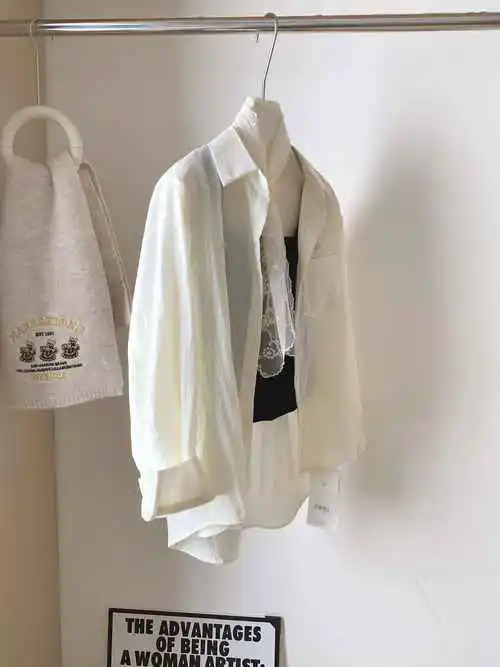 露肩衬衫怎么搭配围巾