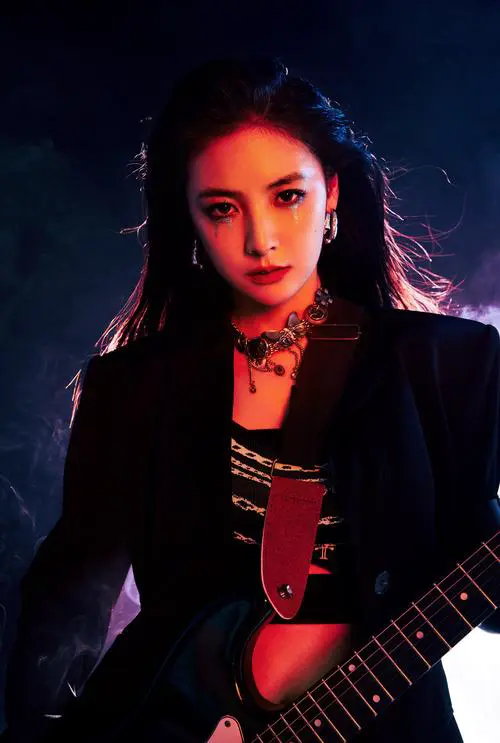 西服怎么搭配靴子