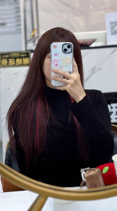 想染两个发色怎么搭配