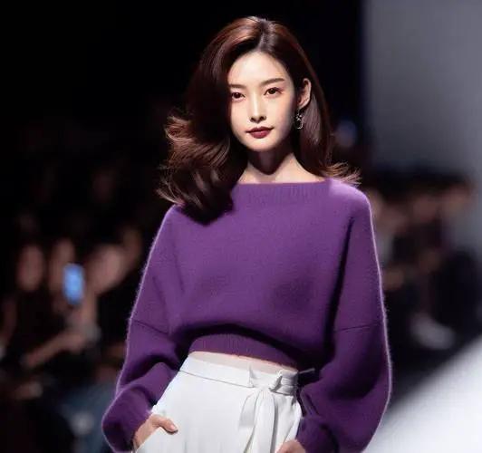 紫色的毛衣怎么搭配