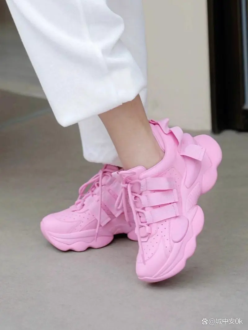 女粉色鞋怎么搭配