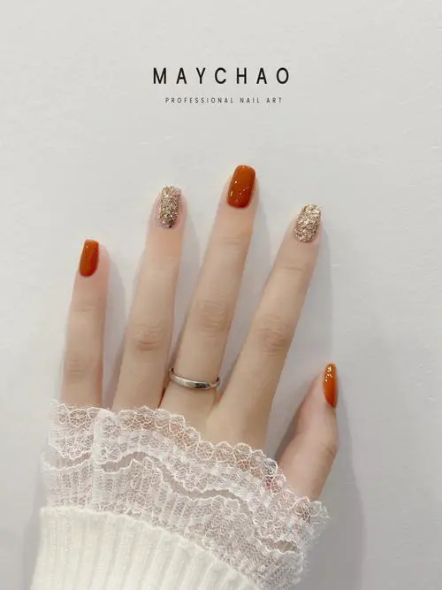 南瓜色指甲油怎么搭配