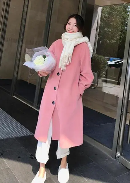 粉色连帽呢子衣怎么搭配什么围巾