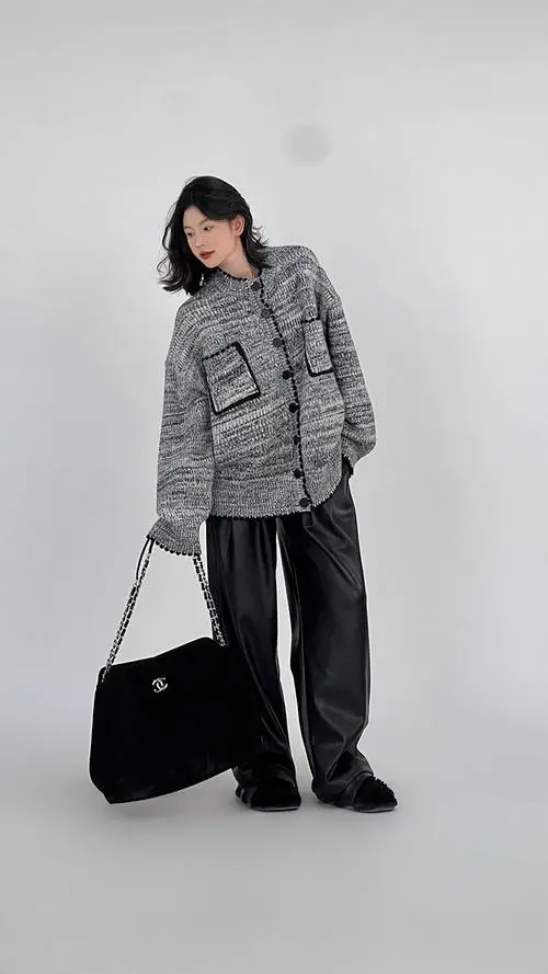 灰色外套配什么颜色好看