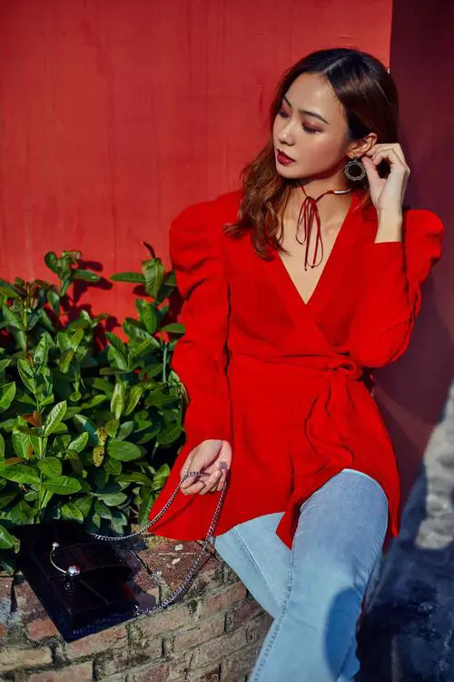 红色衣服配什么眼影