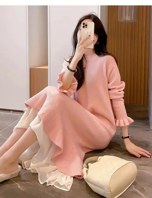 冬天粉色连衣裙怎么搭配