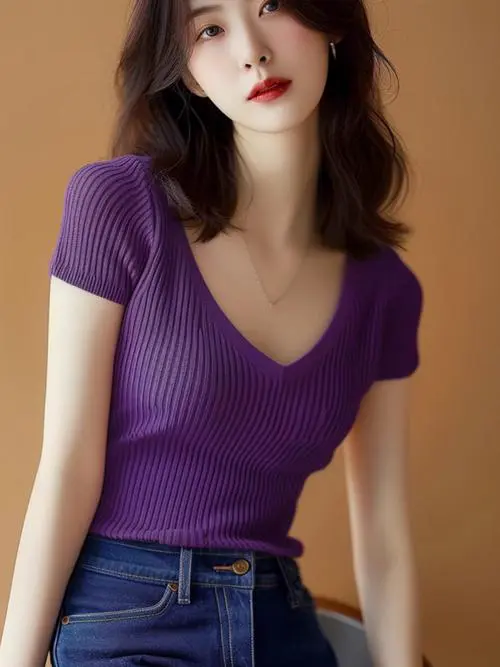 深紫色上衣配什么裤子