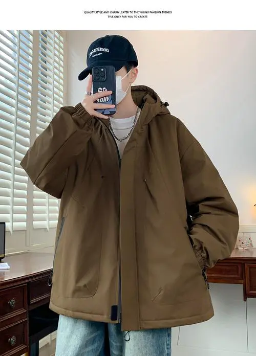 带帽的男士衣服怎么搭配衣服