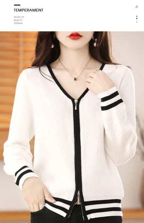 开领毛衣怎么搭配