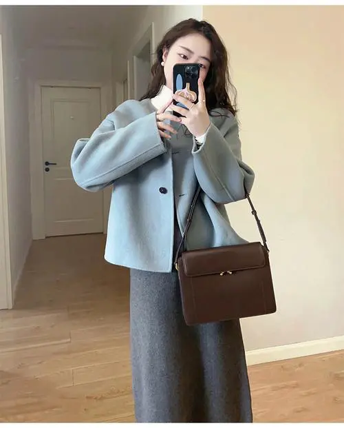 毛呢外套短款怎么搭配