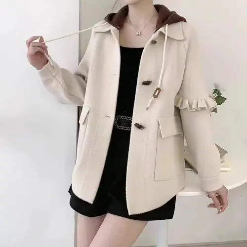 荷叶边尼外套怎么搭配