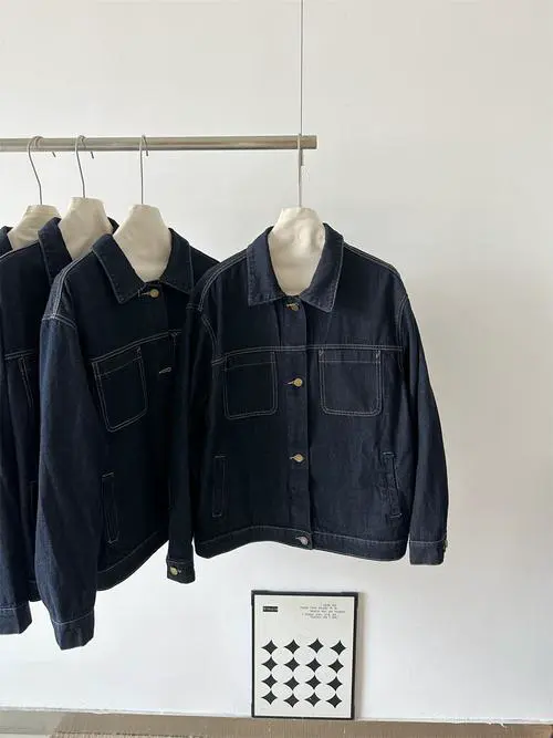 原色牛仔外套怎么搭配