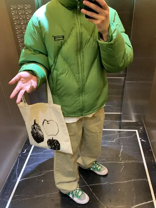 男生绿色长款外套怎么搭配什么裤子好看图片大全