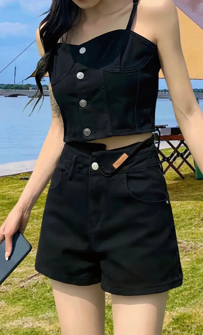 黑色阔腿短裤怎么搭配