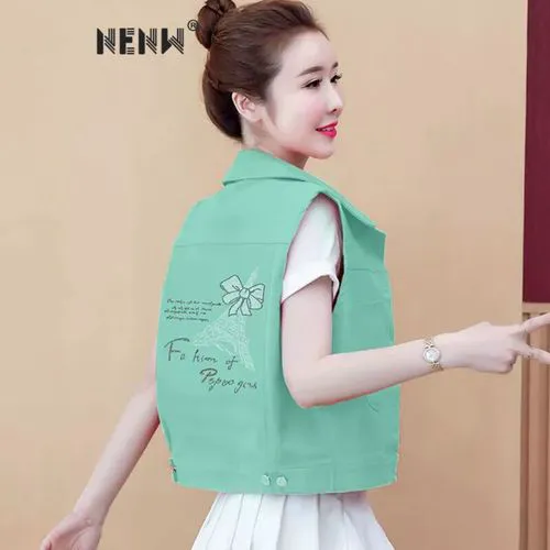 红色牛仔马甲怎么搭配图片