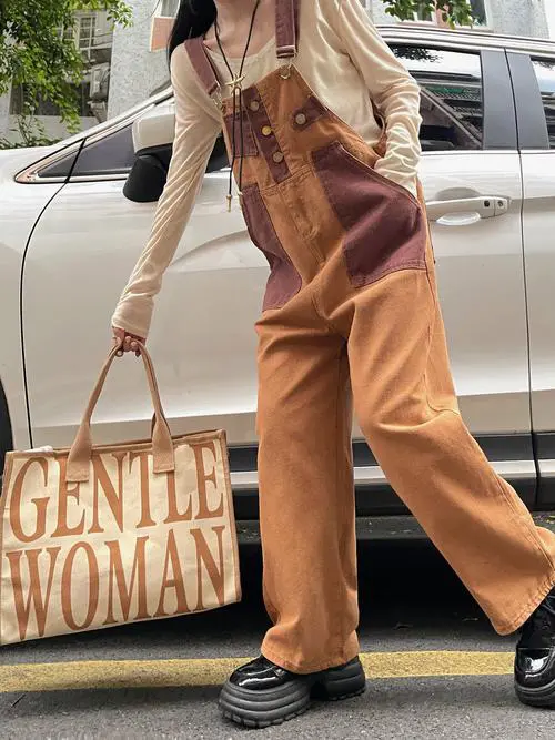 背带裤袜子怎么搭配好看吗