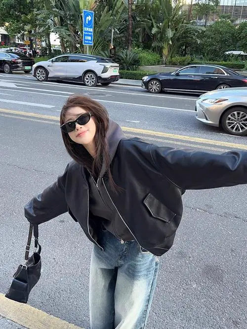 皮衣和卫衣怎么搭配