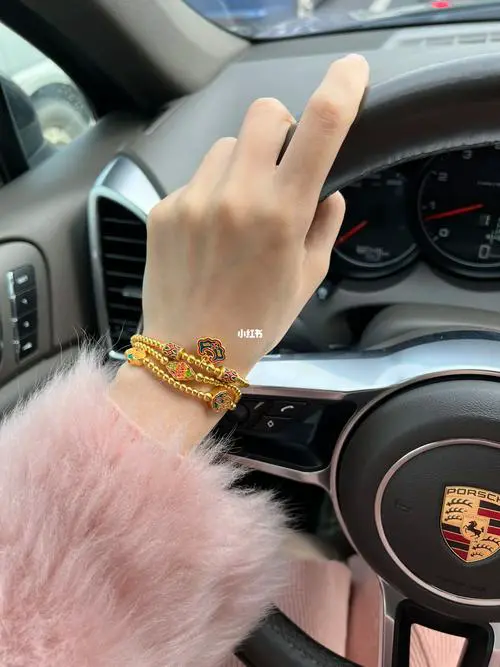 黄金怎么搭配皮草