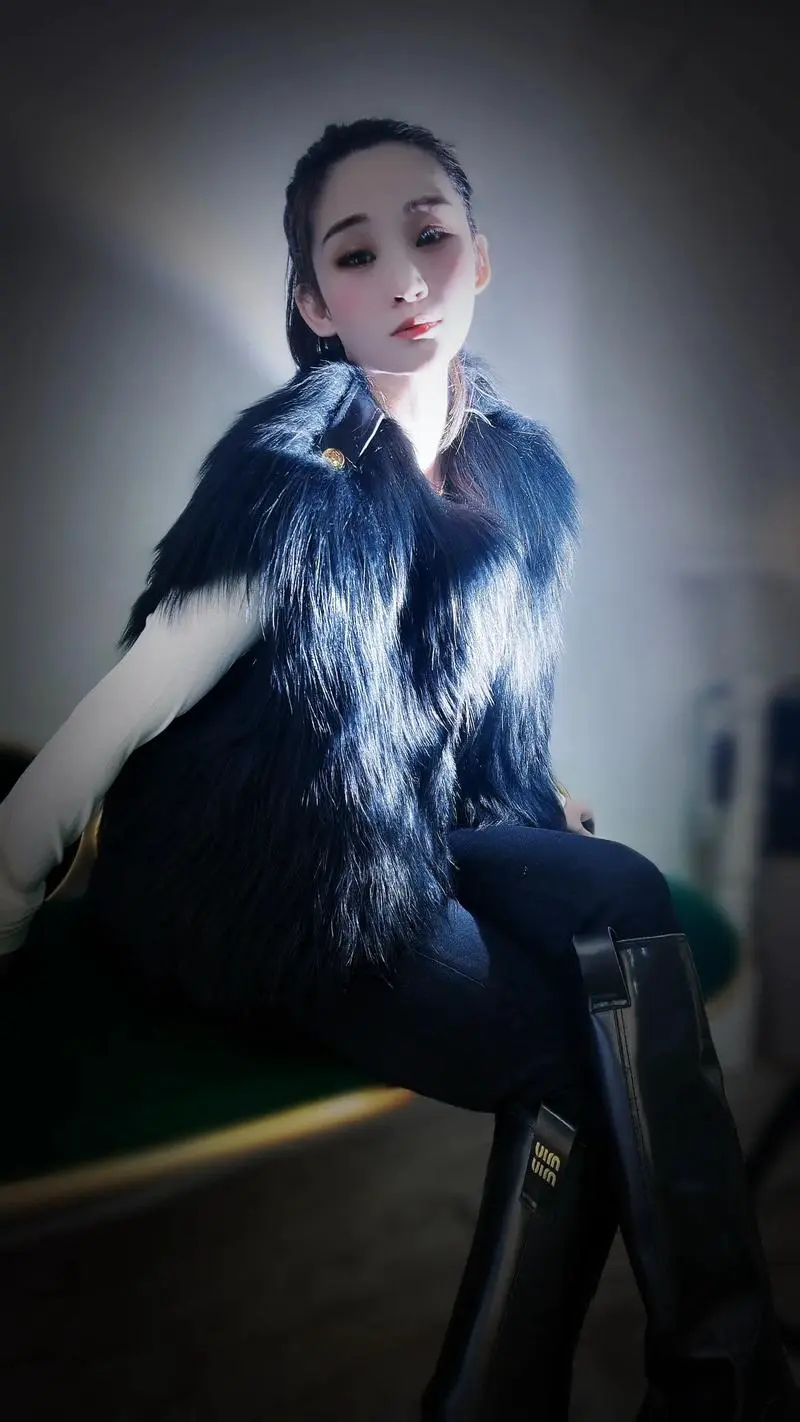 小款皮草马甲怎么搭配