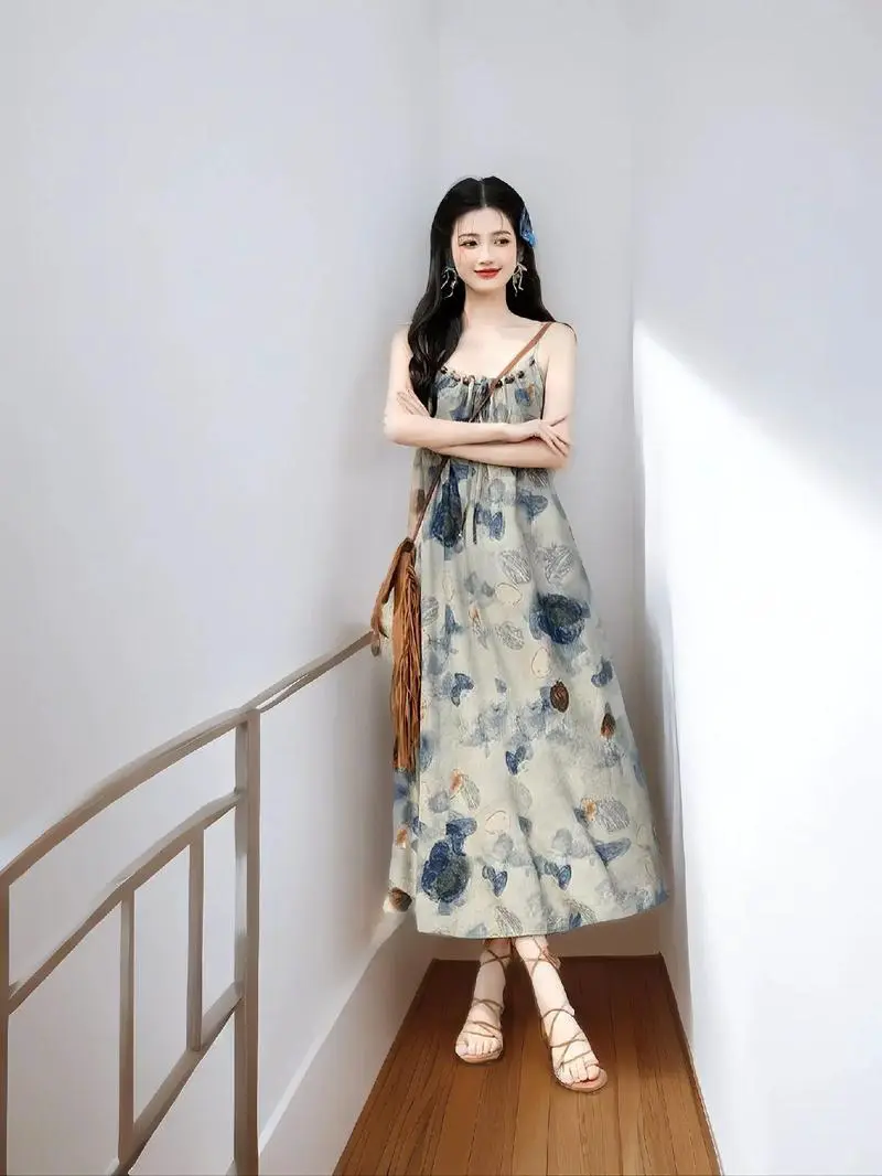 厚吊带裙怎么搭配