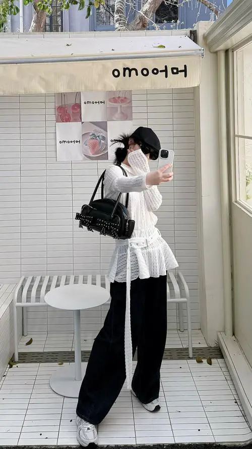 连帽t恤怎么搭配