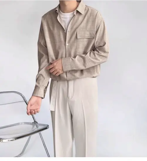 卡其色衬衣怎么搭配什么外套