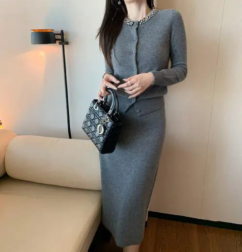 羊绒套装怎么搭配