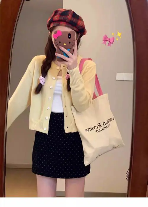 短款短款针织开衫怎么搭配图片