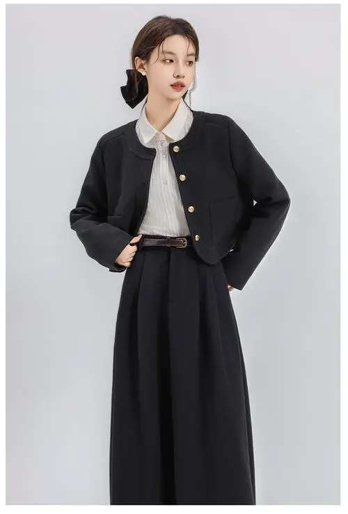 呢子圆领大衣怎么搭配