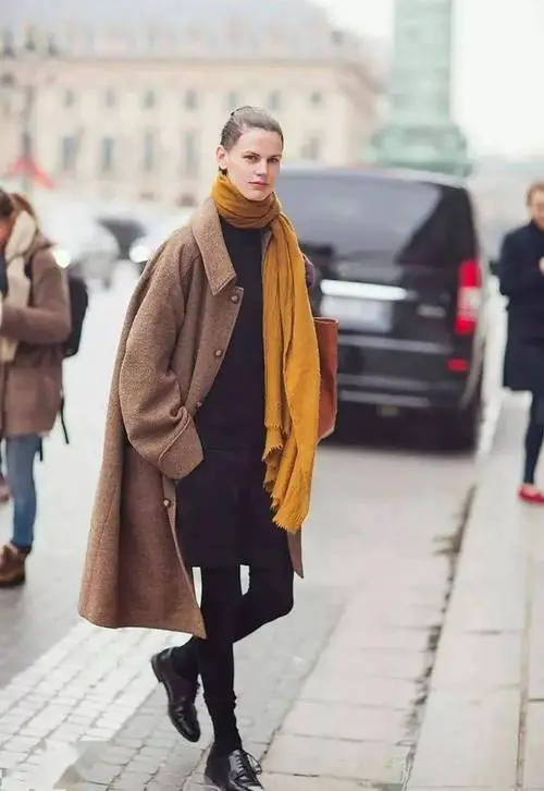 衣服围巾颜色怎么搭配