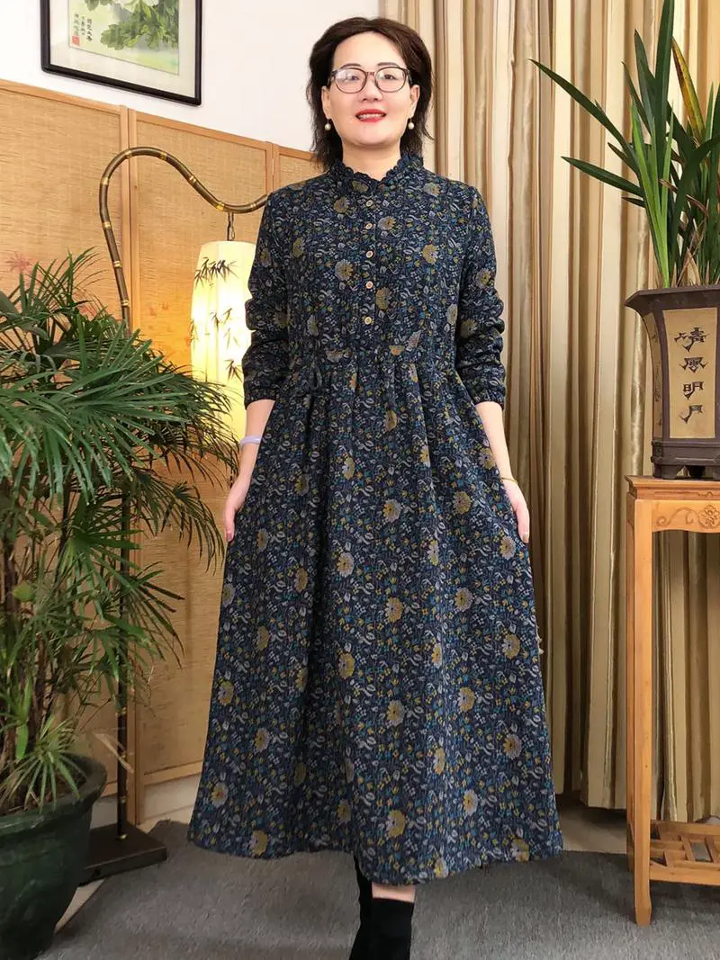 碎花秋冬打底长袖连衣裙怎么搭配