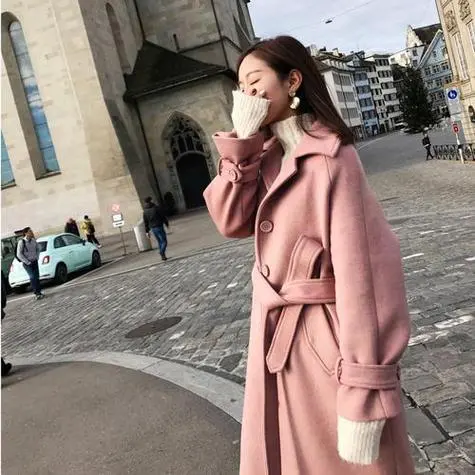 粉色连帽呢子衣怎么搭配什么围巾