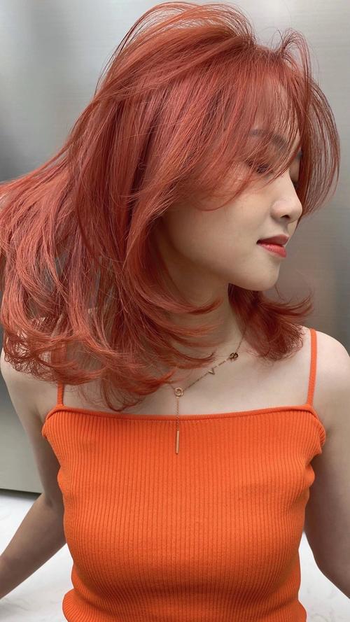 染了橙色头发怎么搭配衣服好看图片大全