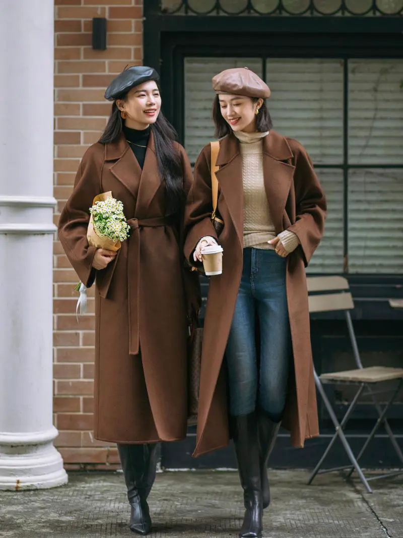 小领羊绒大衣怎么搭配什么裤子