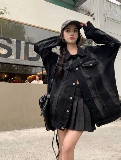 黑工装上衣怎么搭配