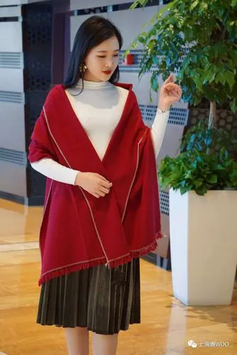 小款披肩外套怎么搭配图片