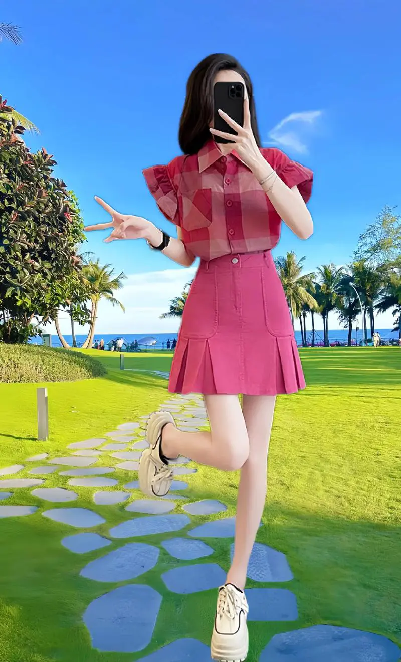 大红百褶裙怎么搭配