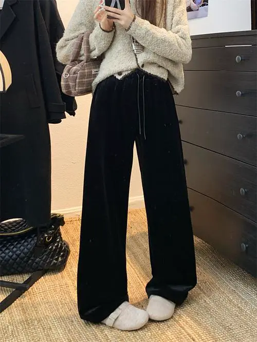 丝绒的裤子怎么搭配