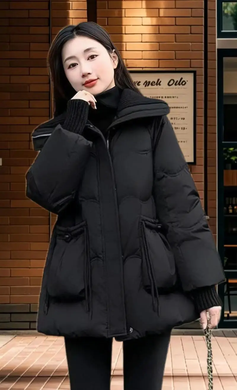 女黑色棉衣怎么搭配