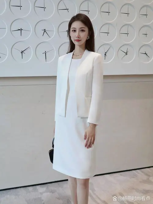 西装尼大衣怎么搭配图片女