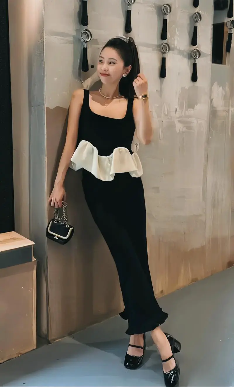 吊带怎么搭配衣服