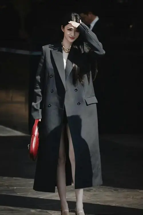 黑色大风衣怎么搭配