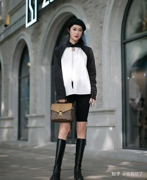 包包要怎么搭配衣服好看图片