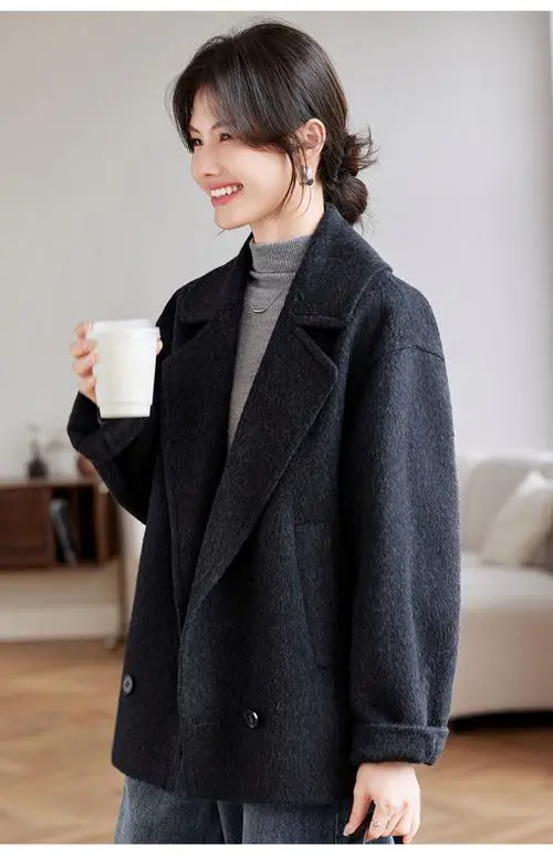 小领羊绒大衣怎么搭配什么裤子