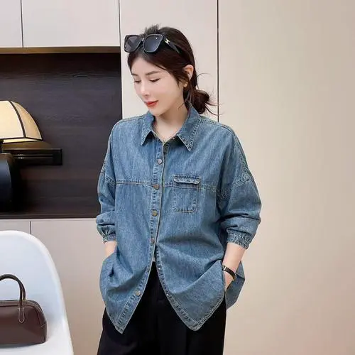 中款牛仔上衣怎么搭配