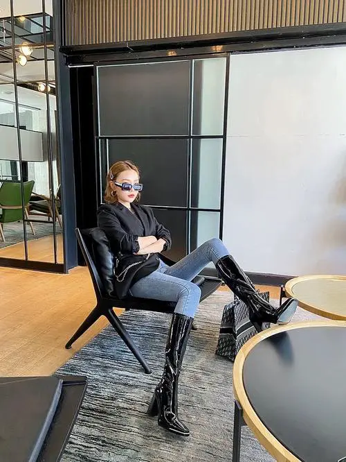 方头长靴怎么搭配